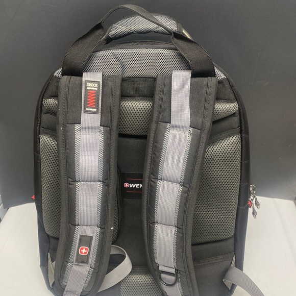 Wenger Synergy Pro 16" Laptop Backpack, Black/Grey - Picture 9 of 17